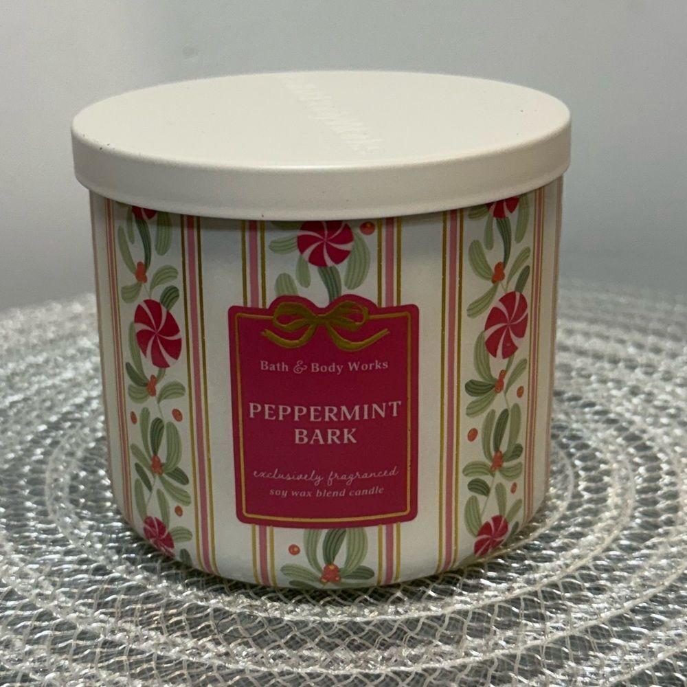 BBW Peppermint Bark 3 Wick Scented Candle NWT